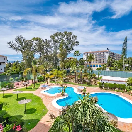 2 Bedroom In Medina Garden Apartment *