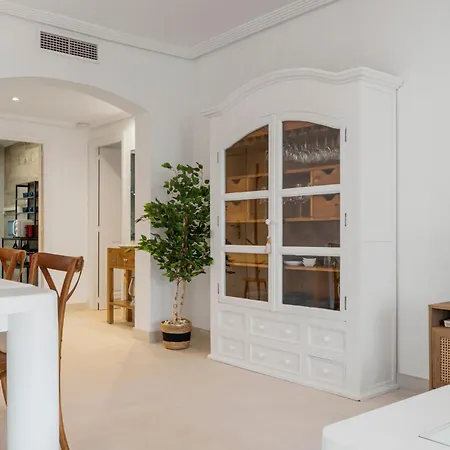 2 Bedroom In Medina Garden アパート